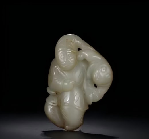 A piece of Song Hetian jade carving Hu people play: Song Hetian jade carving Hu people play Hu people in the Tang and Song dynasties, Hu people play fun, jade is delicate, oily, exquisite carving, thick pulp, first-class color, intact and unharmed