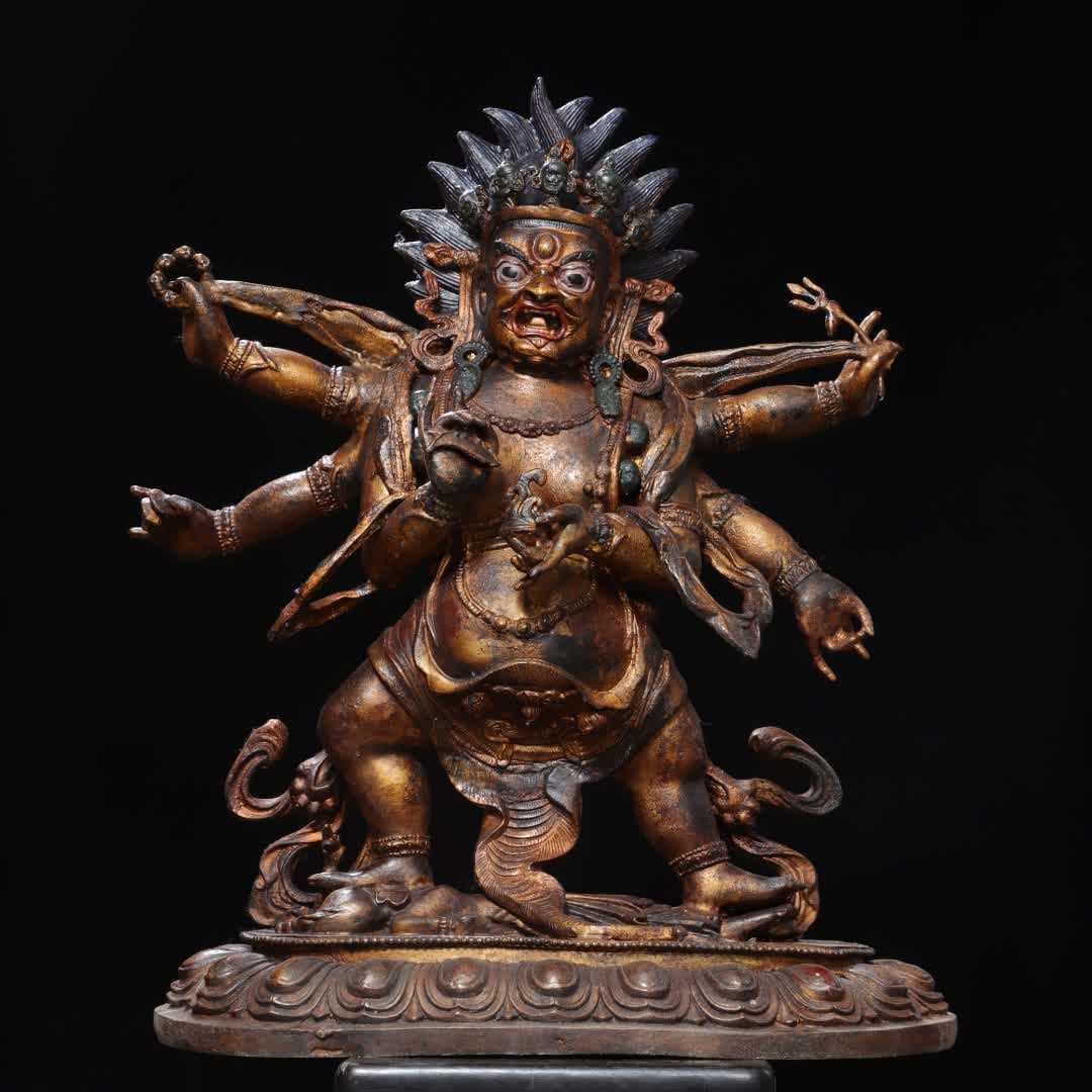 A bronze statue of Vajra with six arms: Qing Dynasty bronze diamond six-armed Mahakala statue SIZE: H:72cm W:53cm T:26cm W:21.35kg (The Dimensions Of All Batches Are Manually Measured.If You Need More Detailed Information, Please Contact