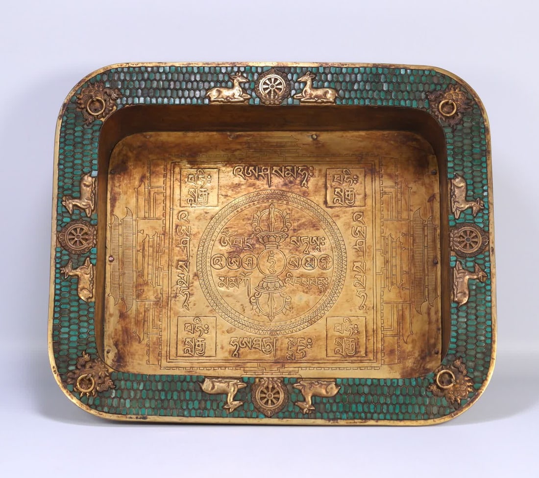 A Ming Dynasty copper gilt pagoda city pattern square inlaid gem basin: In the fifth year of the Ming Dynasty, Emperor Wuzong bestowed the living Buddha Hutu Ketu Zhe Buddha Zun Danba in Guanghui Temple The copper gilt pagoda city pattern is inlaid with gem basins on all 
