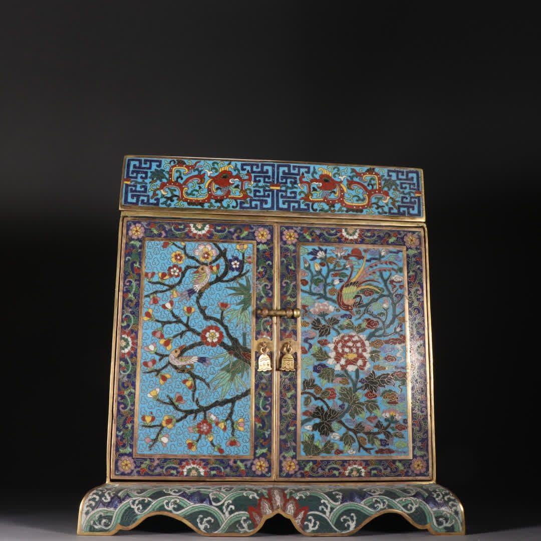 A Qing Dynasty copper gilt cloisonneflower and bird pattern jewelry cabinet: Qing Dynasty copper gilt cloisonneflower and bird pattern jewelry cabinet SIZE: H:31cm W:30.3cm W:7.4kg (The Dimensions Of All Batches Are Manually Measured.If You Need More Detailed Information, Plea