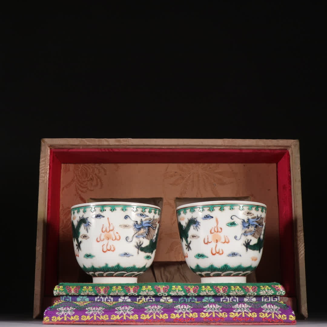 A pair of Qing Dynasty colorful double dragon beaded cups: A pair of colorful double dragon beaded cups in the Qing Dynasty SIZE: MouthD:8.7cm H:7.5cm (The Dimensions Of All Batches Are Manually Measured.If You Need More Detailed Information, Please Contact O