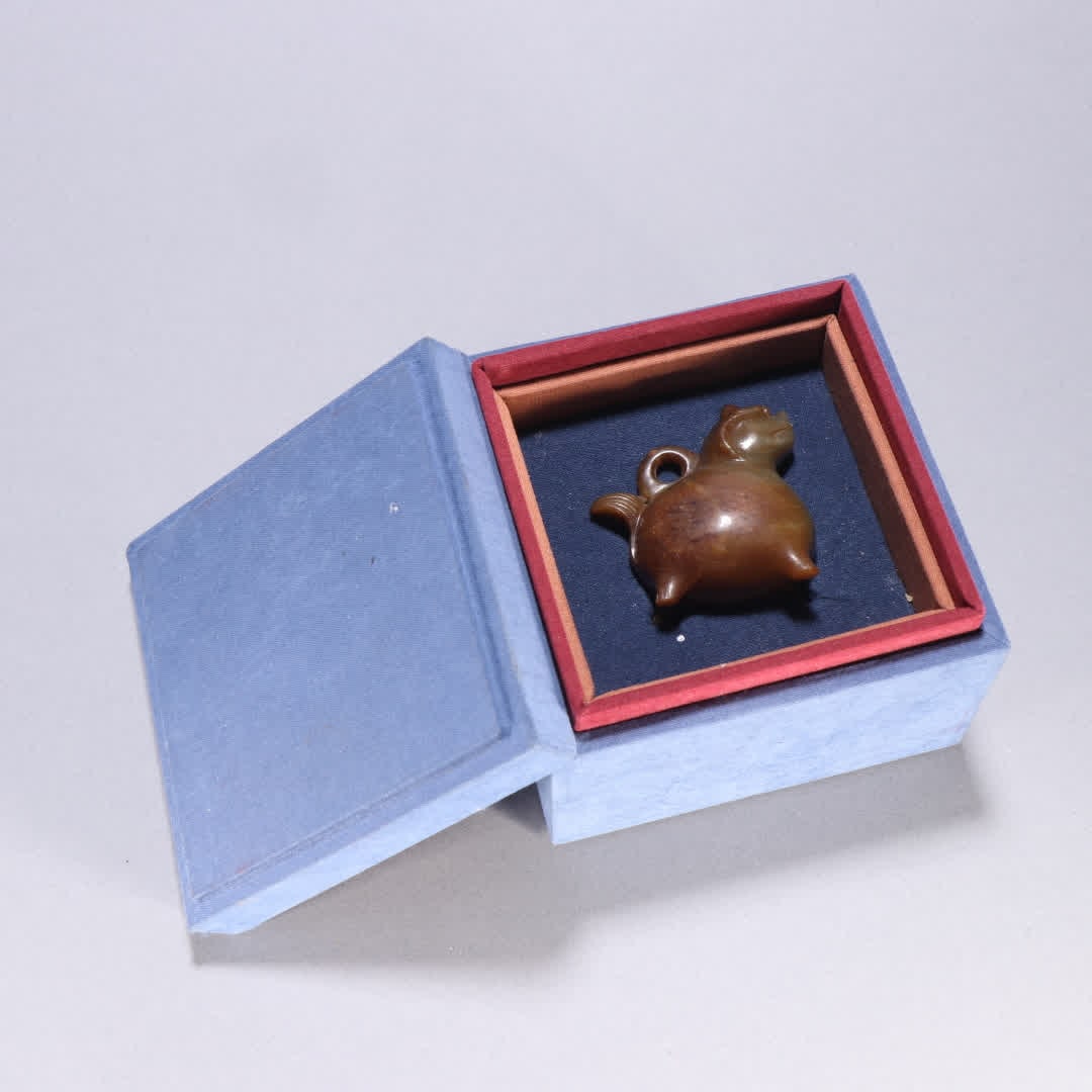 A Hetian jade beast ornament: Qing Dynasty Hetian jade auspicious beast ornament SIZE: H:4.9cm W:5cm W:88.8g (The Dimensions Of All Batches Are Manually Measured.If You Need More Detailed Information, Please Contact Our Customer S