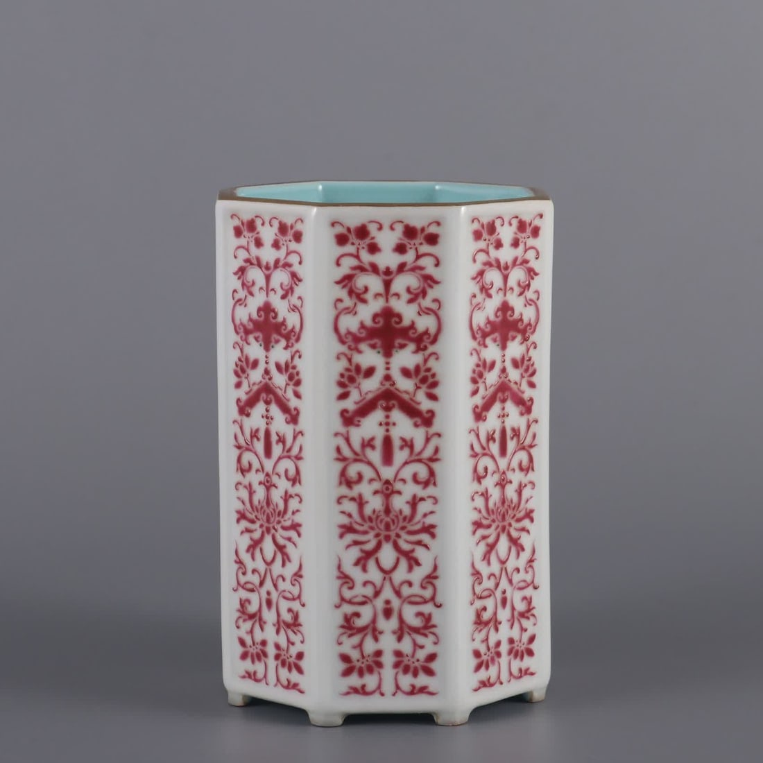 A Qing Dynasty Qianlong year carmine red color lucky luck is connected to the eight-way pen holder: Qing Dynasty Qianlong year carmine red color fortune is connected to the eight directions of pen holder SIZE: H:10cm MouthD:6.6cm (The Dimensions Of All Batches Are Manually Measured.If You Need More 