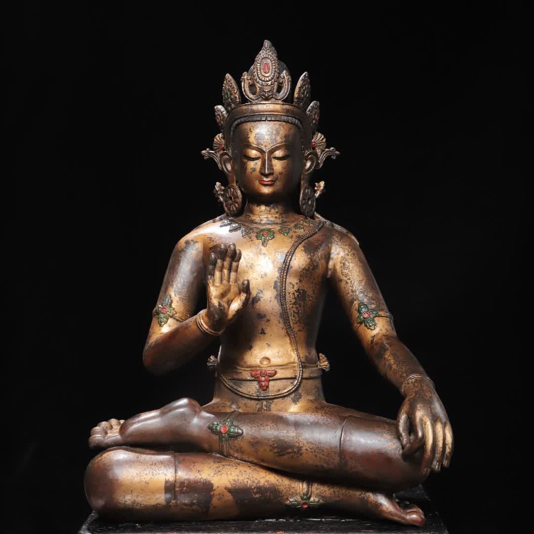 A Qing Dynasty bronze rubbing gold Tara statue (1 of 9)