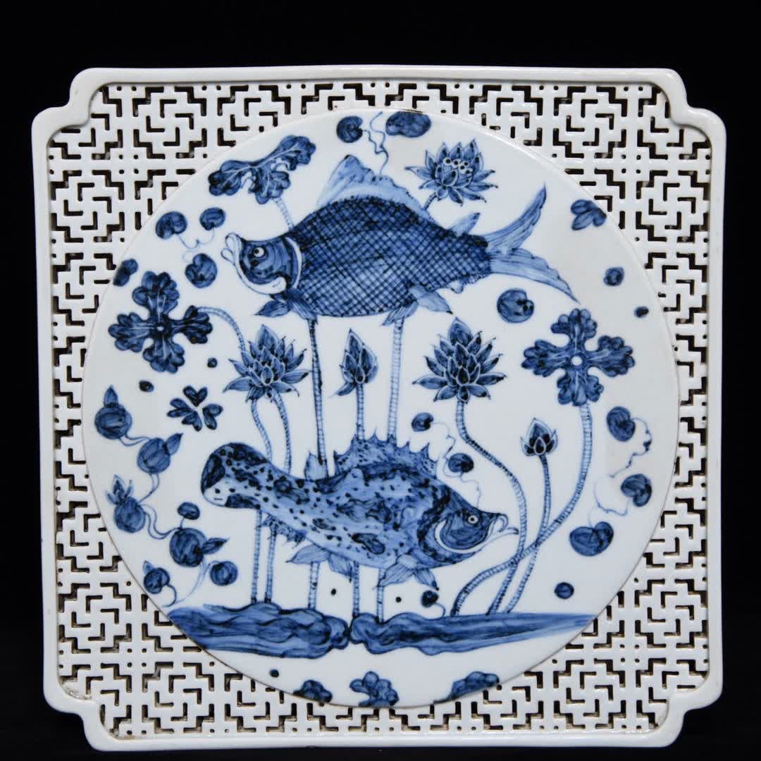 A Ming Dynasty mackerel algae pattern tea plate: Ming Dynasty blue and white fish algae pattern tea tray SIZE: H:2.5cm D:30cm (The Dimensions Of All Batches Are Manually Measured.If You Need More Detailed Information, Please Contact Our Customer Ser
