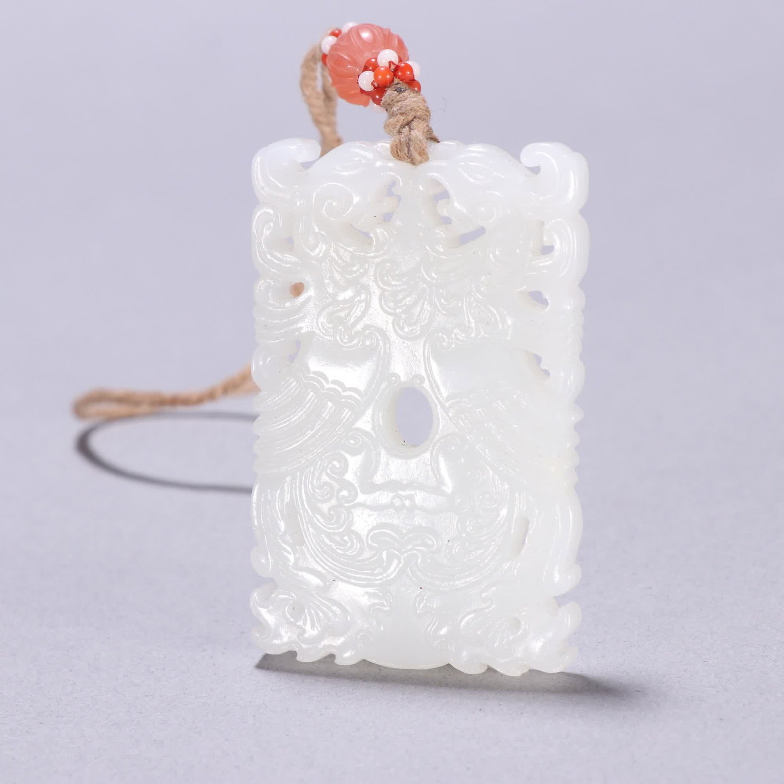 A Qing Dynasty Hetian jade double phoenix card: Qing Dynasty Hetian jade double phoenix brand SIZE: L:5.85cm W:3.75cm W:35g (The Dimensions Of All Batches Are Manually Measured.If You Need More Detailed Information, Please Contact Our Customer Serv