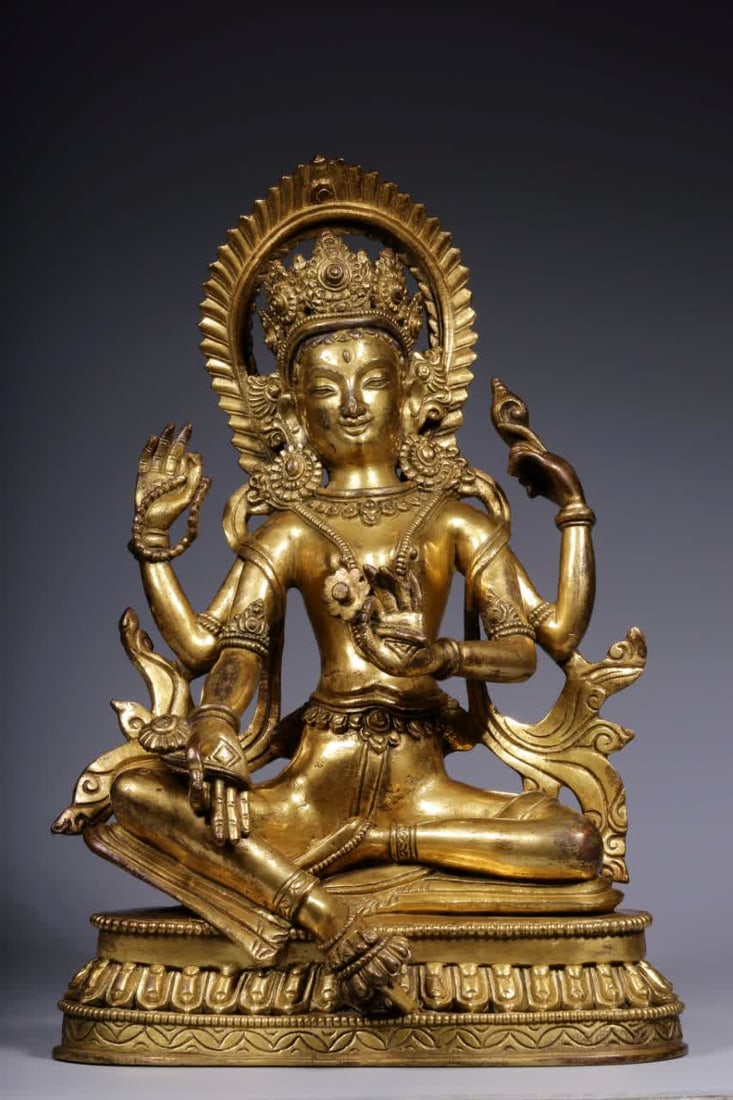 A bronze gilt seated statue of Green Tara in the Qing Dynasty (1 of 9)