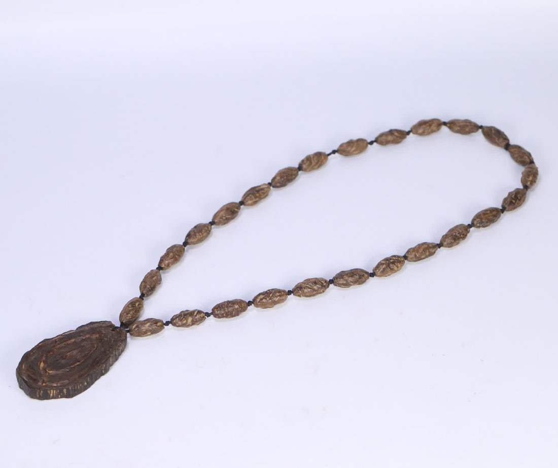 An old agarwood necklace from the Qing Dynasty (1 of 9)