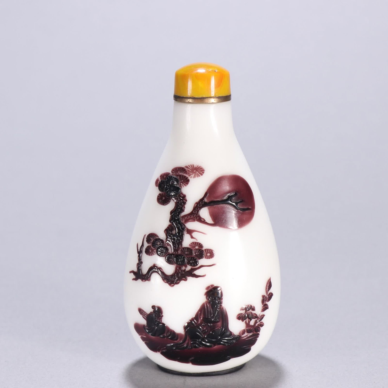A snuff bottle of Qing Dynasty material character story (1 of 9)
