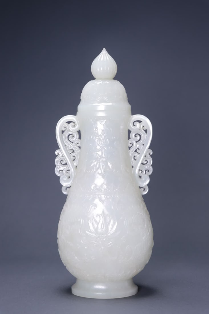 A Qing Dynasty Hetian white jade entwined flower pattern appreciation vase (1 of 9)