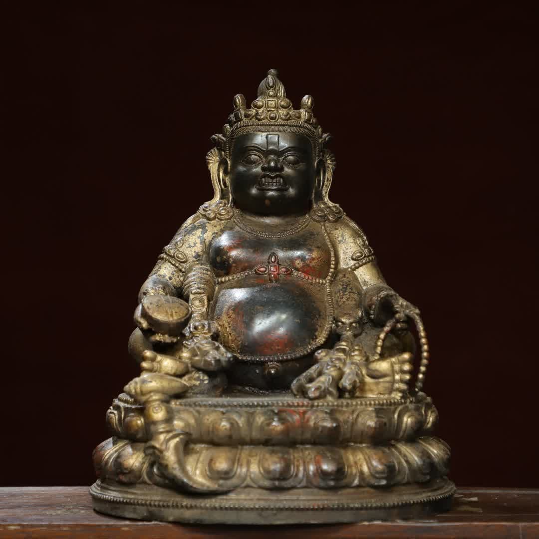 A statue of the Qing Dynasty bronze gold god of wealth: Qing Dynasty bronze rubbing golden statue of the God of Wealth SIZE: H:29cm W:23cm T:21cm W:5.35kg (The Dimensions Of All Batches Are Manually Measured.If You Need More Detailed Information, Please Co