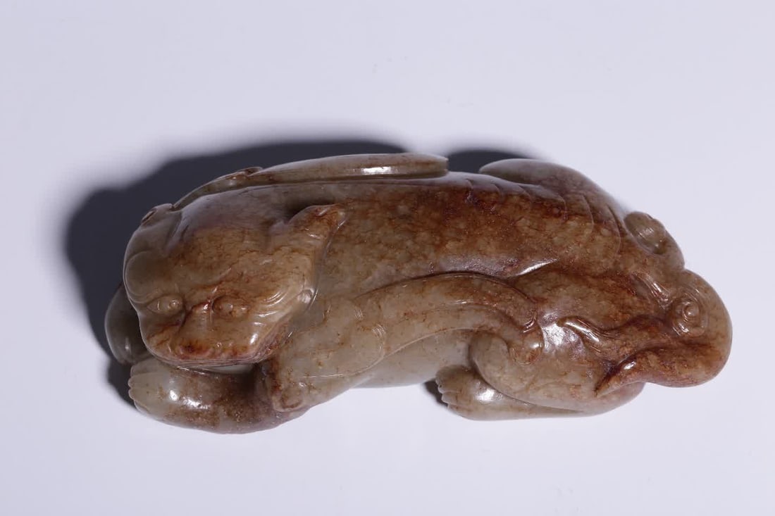 A piece of Hetian jade Tianlu in the Song and Yuan dynasties: In the Song and Yuan dynasties, Hetian jade Tianlu took Hetian jade as the material, the color was warm, the round carving Tianlu was robust, the muscles and bones were strong, the limbs were strong a