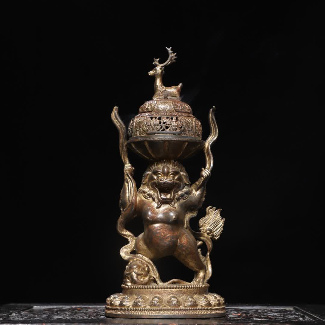 A Qing Dynasty copper mud gold deer cover incense burner: Qing Dynasty copper mud gold deer cover incense burner SIZE: Data H: 29cm W: 12cm T: 10cm W: 1.45kg (The Dimensions Of All Batches Are Manually Measured.If You Need More Detailed Information, Please C