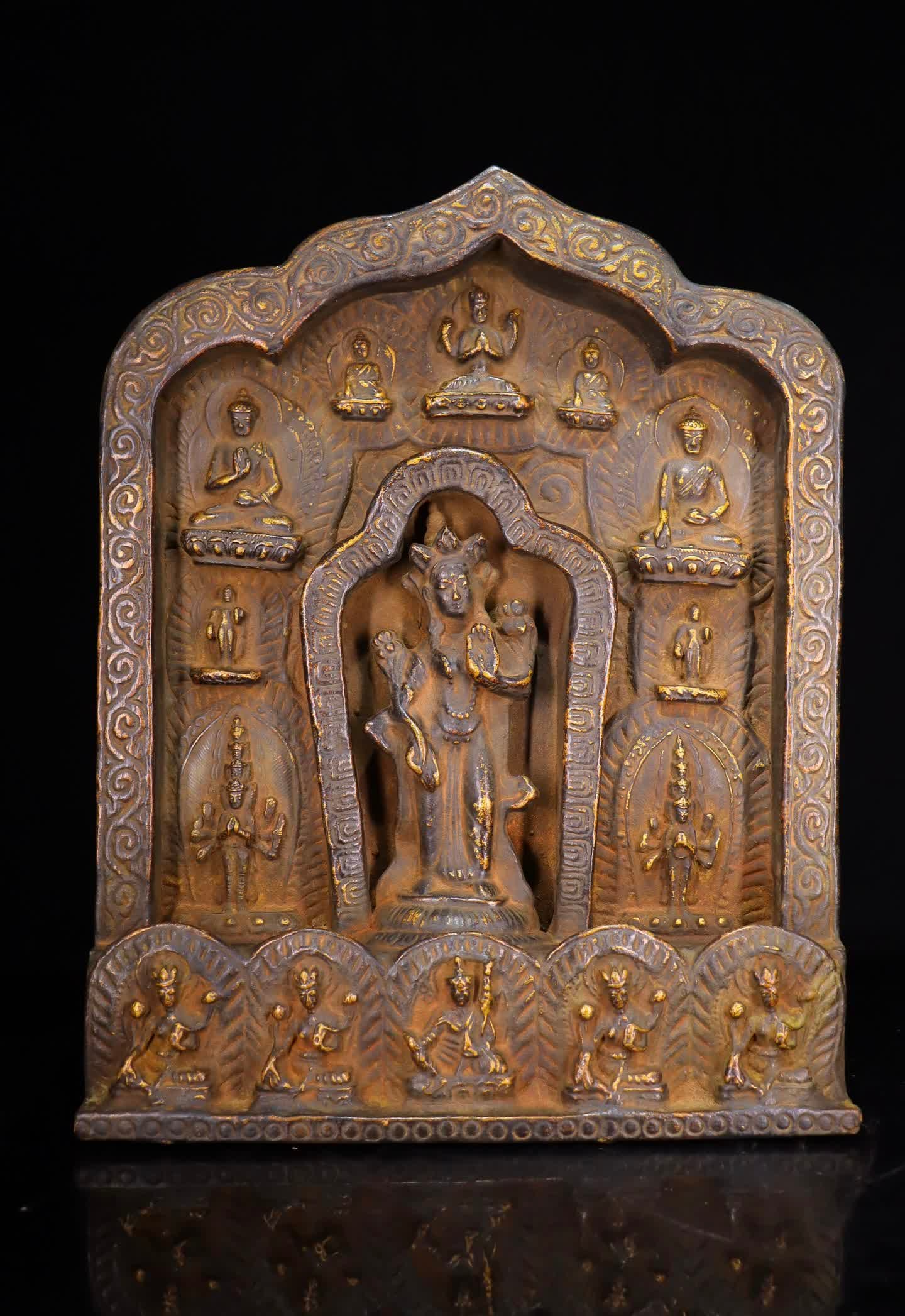 A Qing Dynasty Bodhi wood carving Tara thangka: Qing Dynasty Bodhi wood carving Tara thangka SIZE: H:40cm W:32cm T:7cm (The Dimensions Of All Batches Are Manually Measured.If You Need More Detailed Information, Please Contact Our Customer Service B