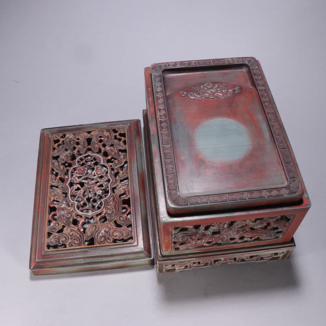 A Qing Dynasty pine flower stone Ganoderma lucidum pattern inkstone (1 of 9)
