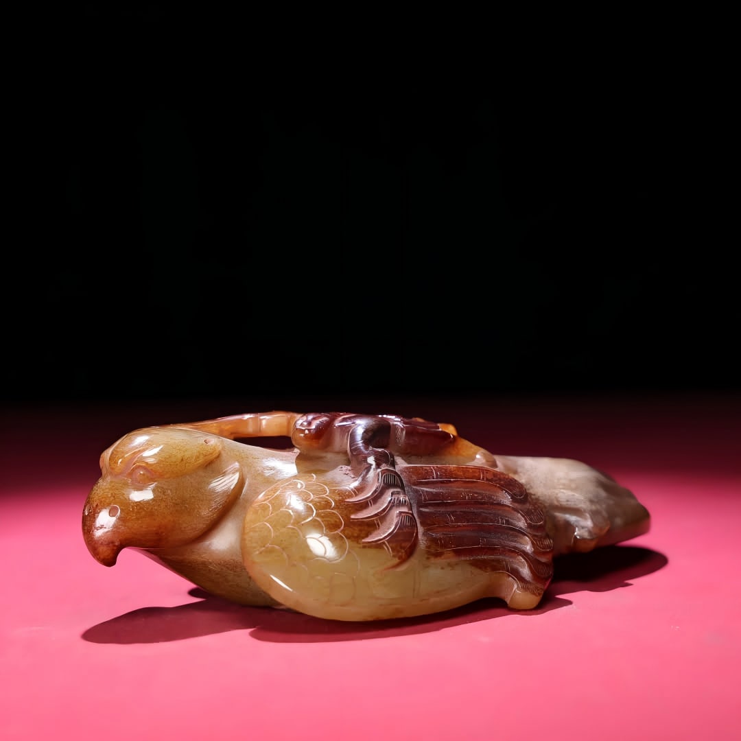 A Han Dynasty jade phoenix bird handle: Han Dynasty jade phoenix bird handle SIZE: 158x79x43mm W:506g (The Dimensions Of All Batches Are Manually Measured.If You Need More Detailed Information, Please Contact Our Customer Service Before Bid