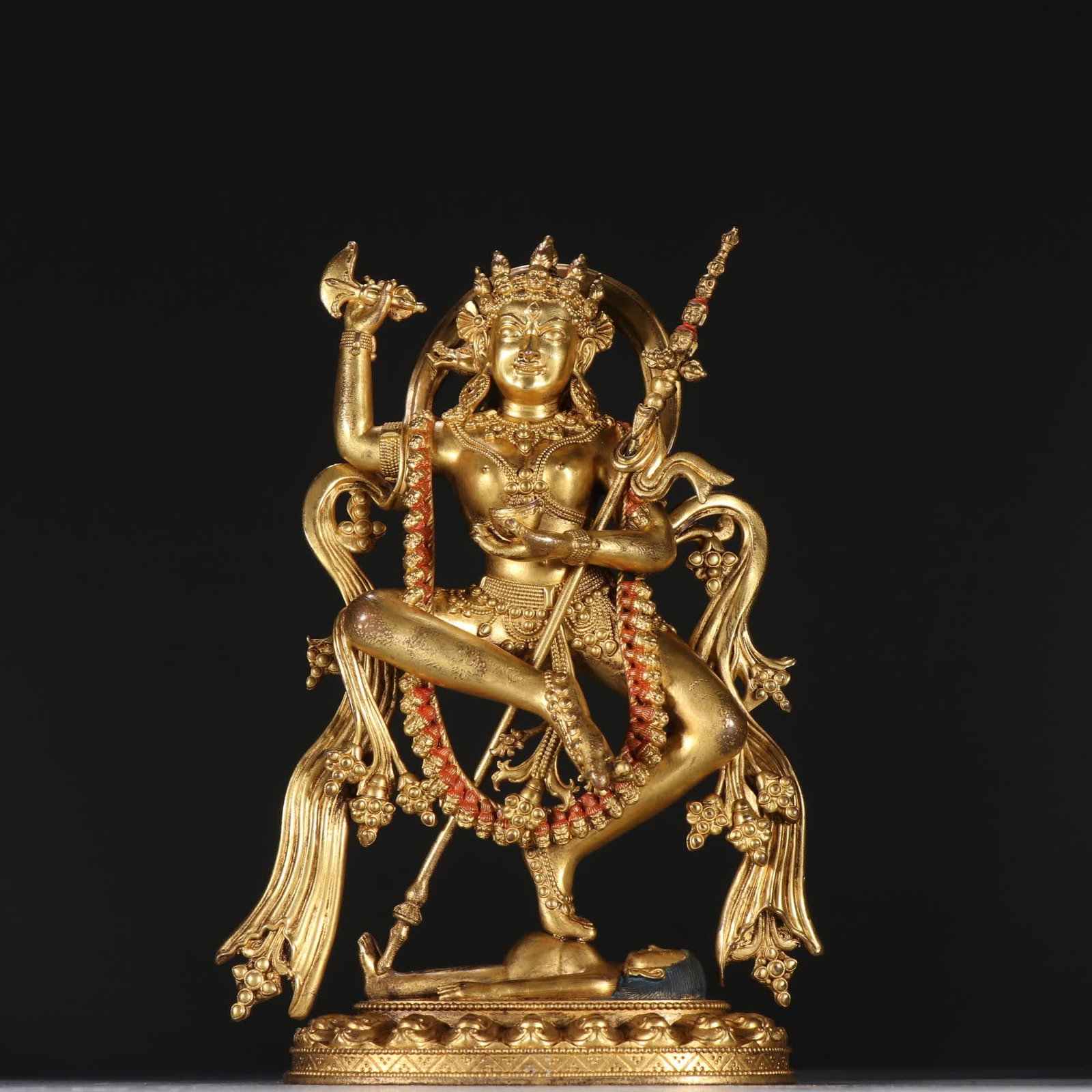 A Ming Dynasty bronze gilt Vajra Haimu statue: Ming Dynasty bronze gilt Vajra Mother statue SIZE: H:20cm W:14cm W:1066.6g (The Dimensions Of All Batches Are Manually Measured.If You Need More Detailed Information, Please Contact Our Customer