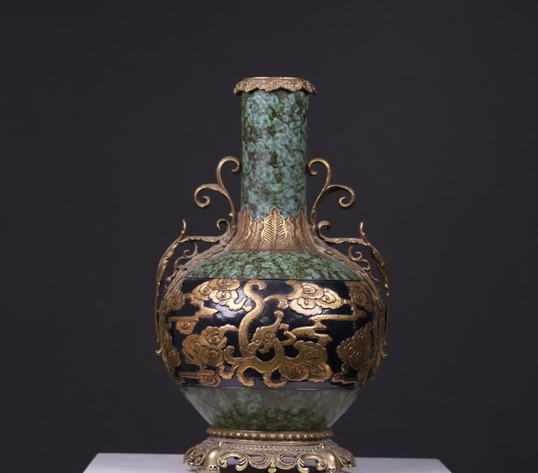 A Qing Dynasty bronze glazed gold-painted imitation bronze porcelain vase: Qing Dynasty bronze glaze gold-painted imitation bronze porcelain bottle SIZE: H:44x19cm (The Dimensions Of All Batches Are Manually Measured.If You Need More Detailed Information, Please Contact Our 