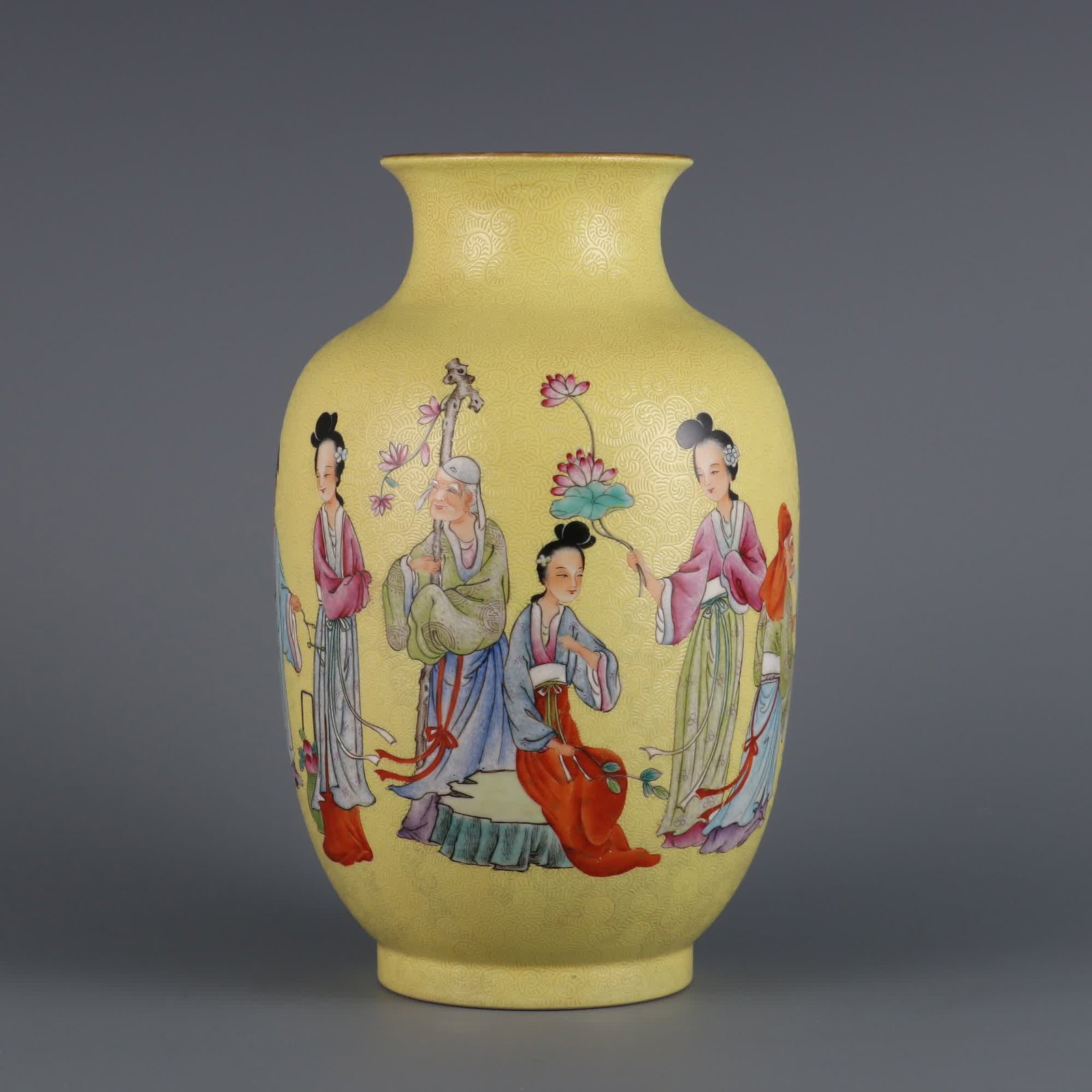 A Qing Dynasty Daoguang year yellow ground pear flower powder color twelve flower god tube vase (1 of 9)
