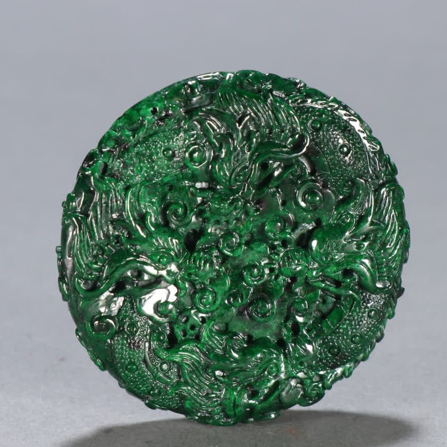 A jade dragon pattern hanging: Jade dragon pattern listing SIZE: W:5.8cm W:75.9g (The Dimensions Of All Batches Are Manually Measured.If You Need More Detailed Information, Please Contact Our Customer Service Before Bidding.)