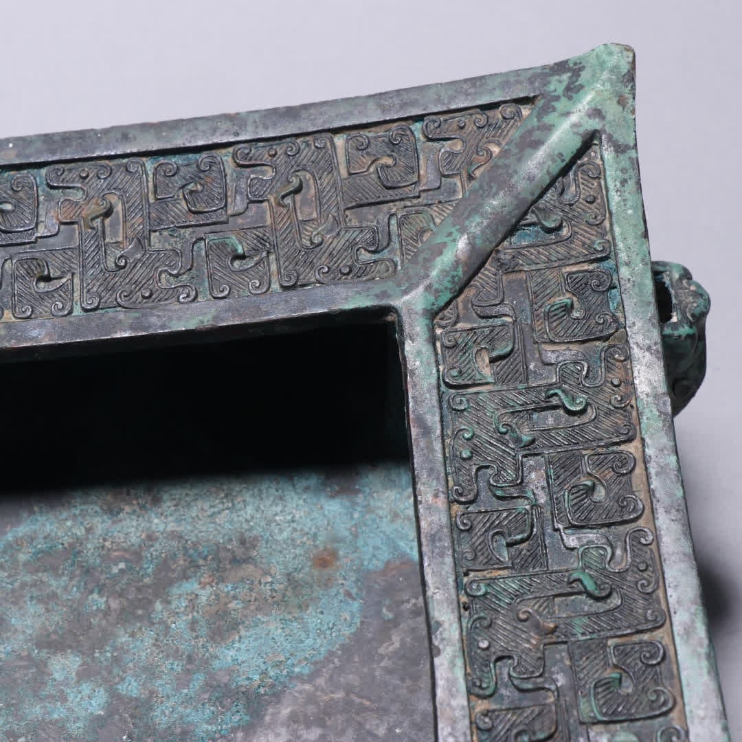 A bronze gluttonous pattern square stove - 3