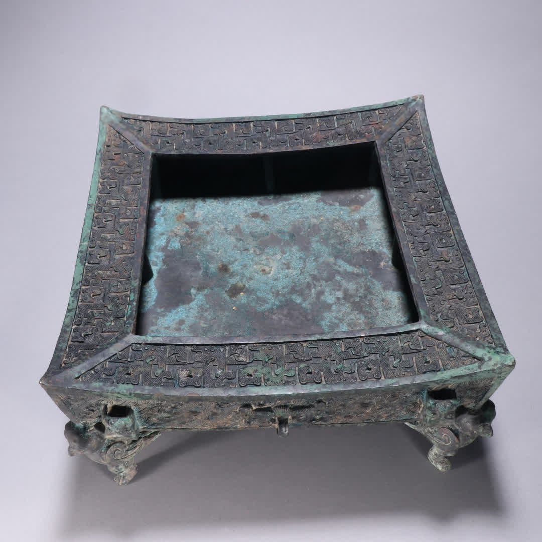 A bronze gluttonous pattern square stove - 4