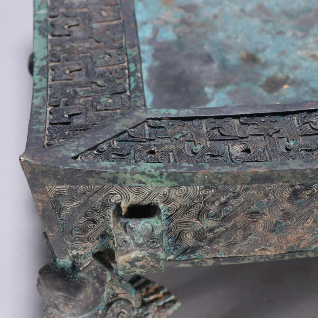 A bronze gluttonous pattern square stove - 5