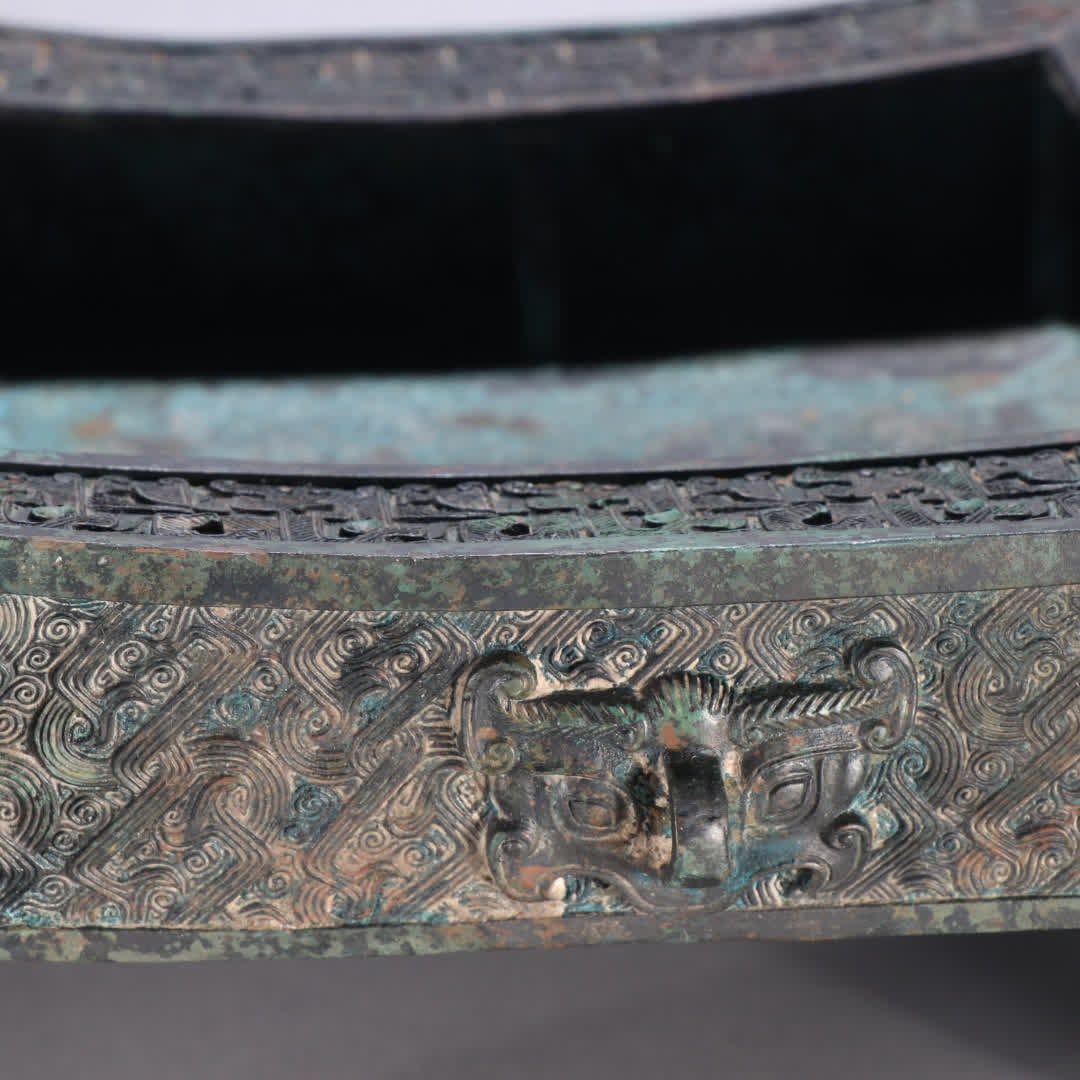 A bronze gluttonous pattern square stove - 7