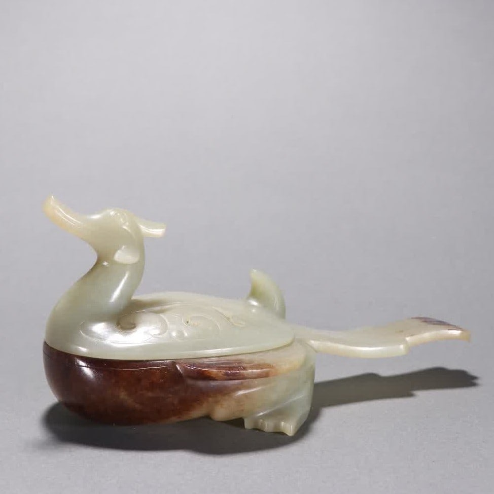 A Han Dynasty Hetian jade phoenix bird aromatherapy ornament (1 of 9)