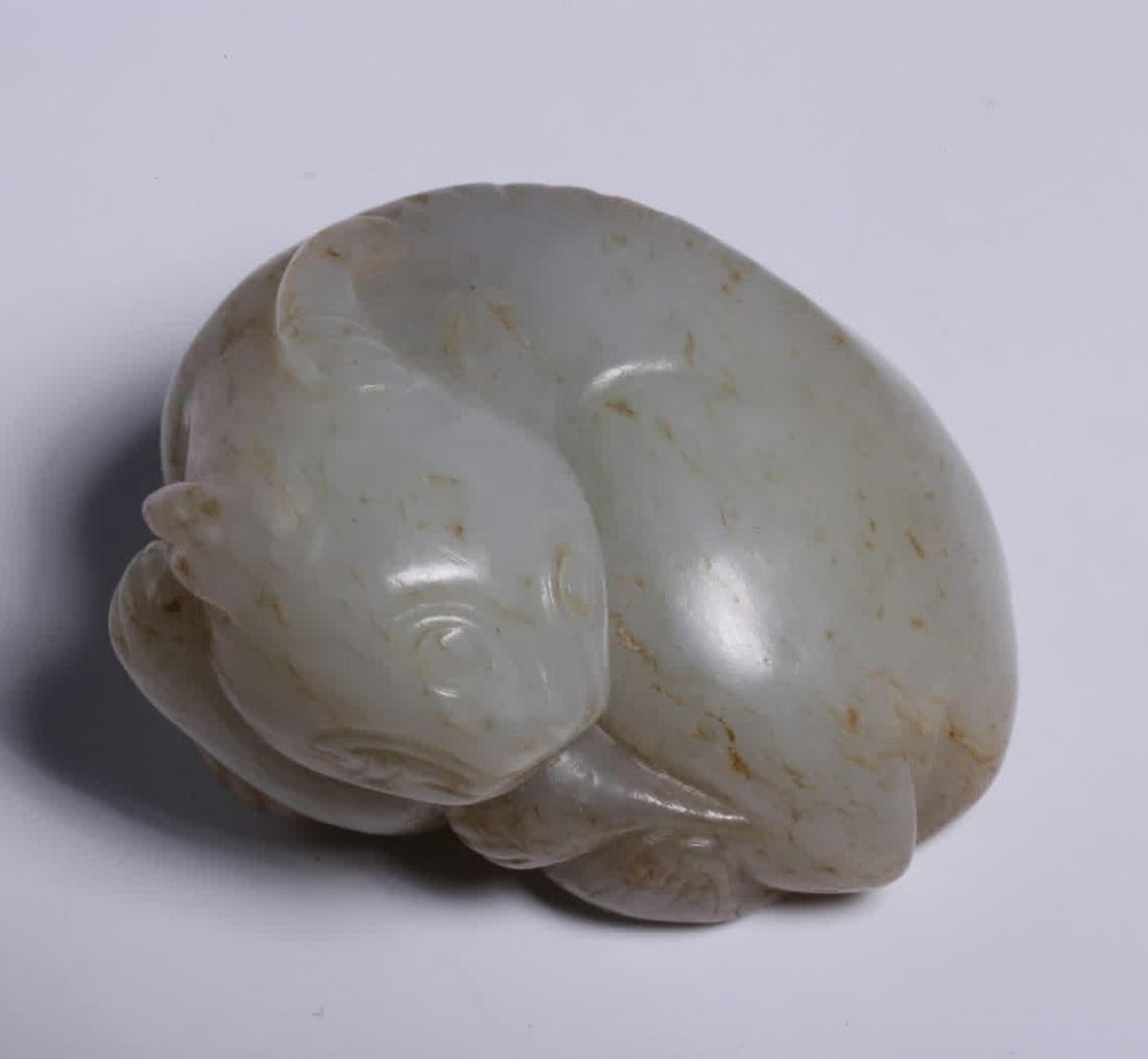 A piece of Song and Yuan Hetian jade seed material with skin Qinrui beast (1 of 8)