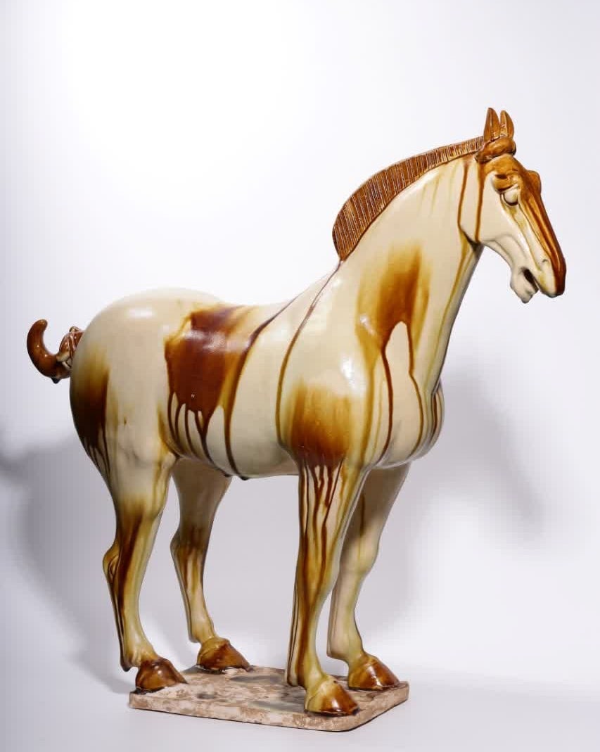 A Tang Dynasty three-colored horse ornament (1 of 9)