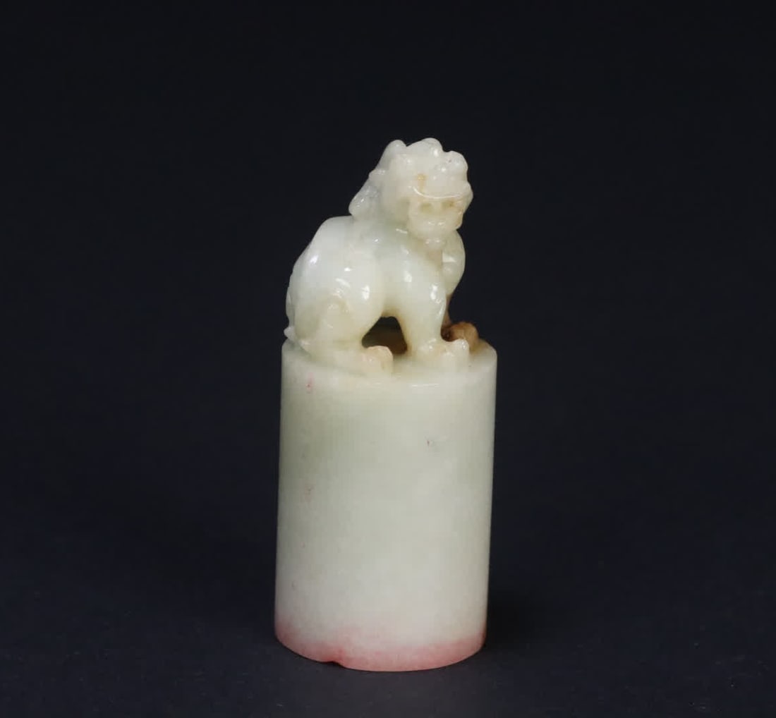 A Qing Dynasty beast button seal: Qing Dynasty beast button seal SIZE: 4.76x1.95cm W:33.4g (The Dimensions Of All Batches Are Manually Measured.If You Need More Detailed Information, Please Contact Our Customer Service Before Bidding.