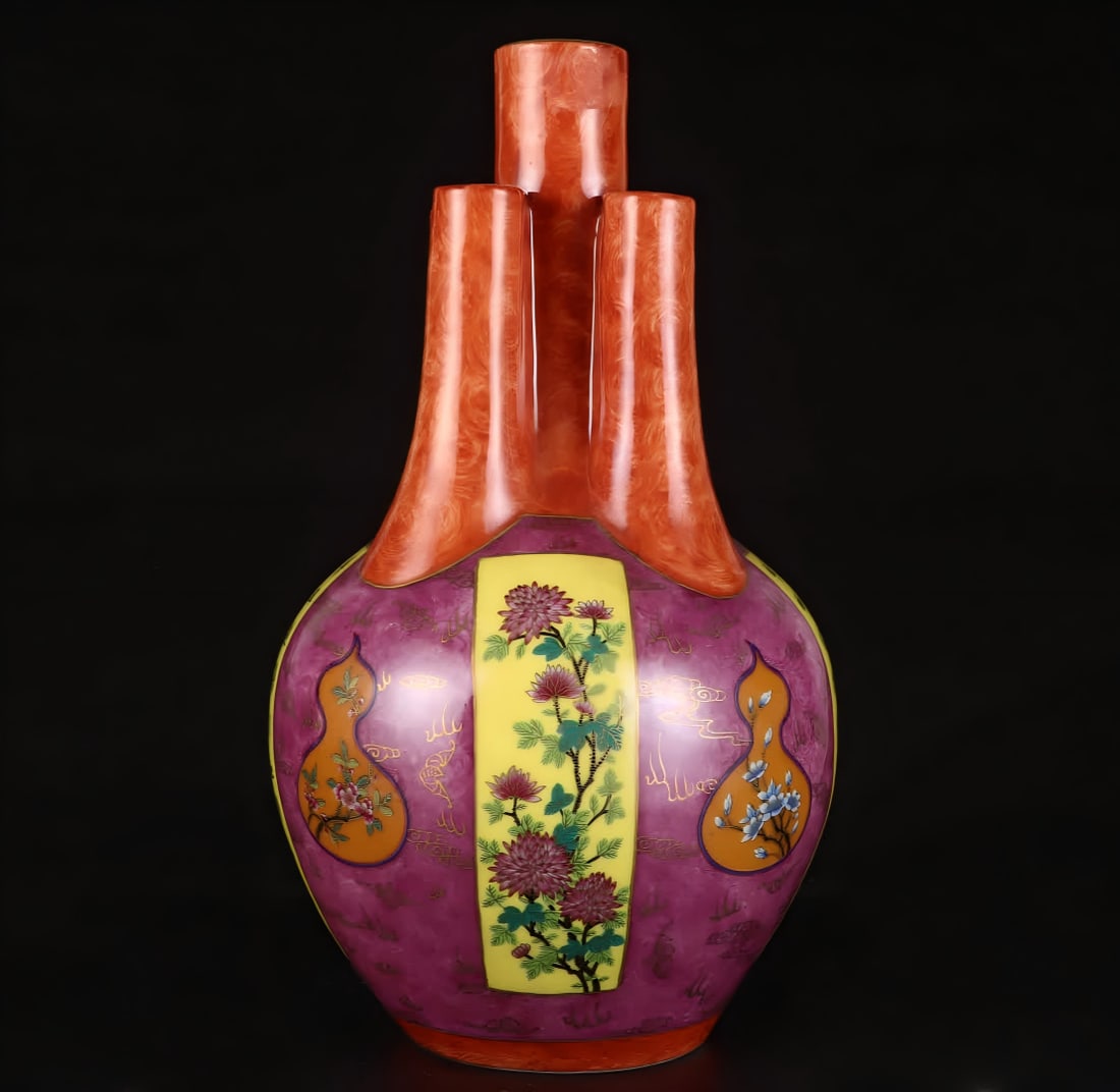 A Qing Dynasty carmine red window five-tube bottle and five sons were enrolled: Qing Dynasty carmine window five-tube bottle five sons to the examination SIZE: H: 33.8cm Belly diameter 19cm (The Dimensions Of All Batches Are Manually Measured.If You Need More Detailed Information