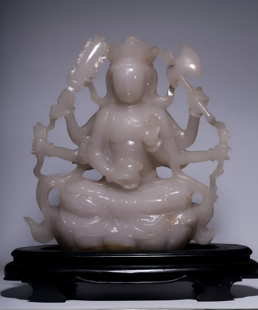 A seated statue of the Buddha Mother of Hetian white jade in the Qing Dynasty (1 of 9)