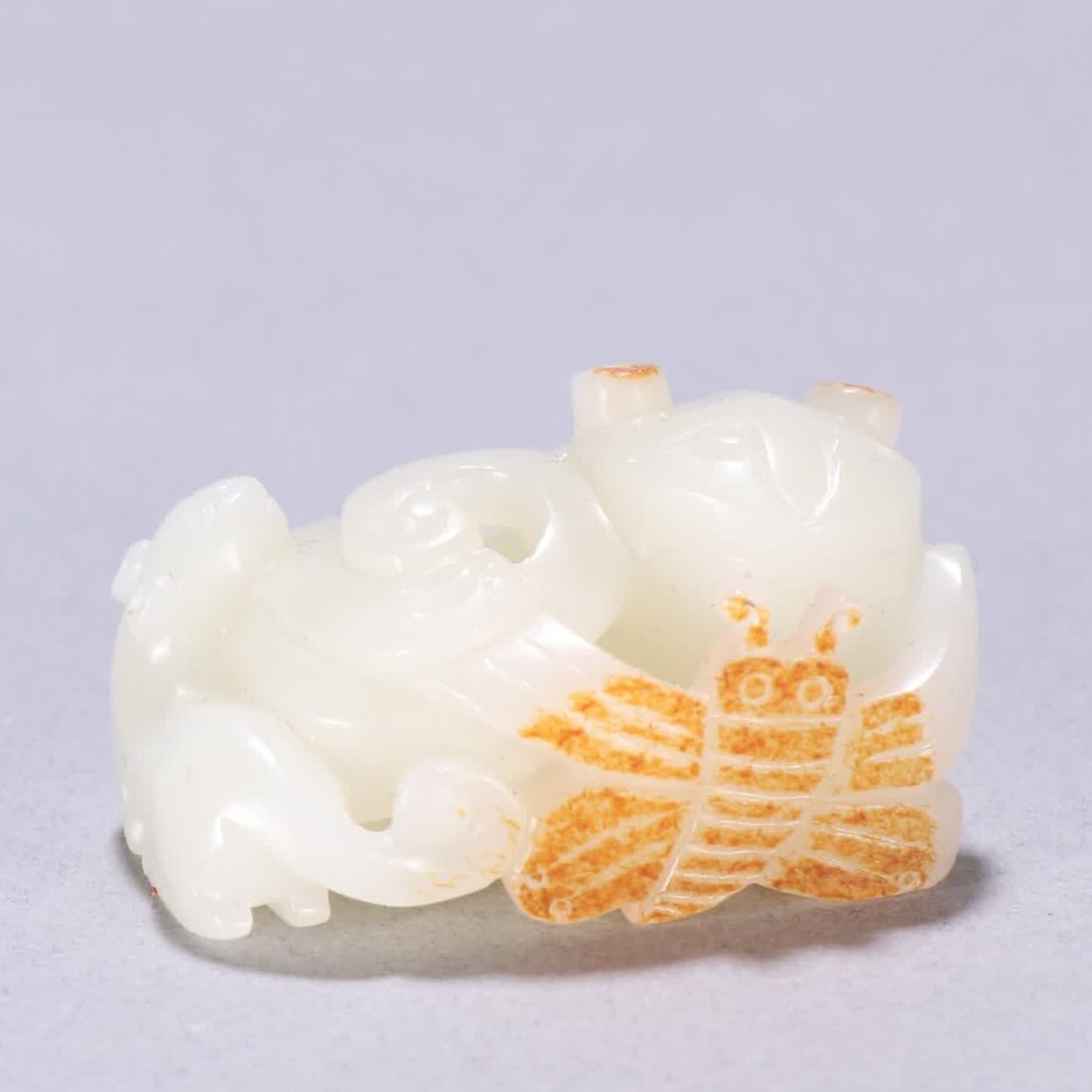 A Qing Dynasty Hetian jade seed beast carving: Qing Dynasty Hetian jade seed beast carving SIZE: H:2.2cm W:4cm W:41.8g (The Dimensions Of All Batches Are Manually Measured.If You Need More Detailed Information, Please Contact Our Customer Service 