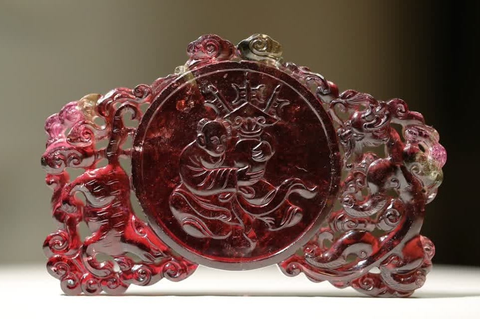 A Qing Dynasty tourmaline life level 3 peace auspicious celebration dragon and tiger pattern listing (1 of 9)