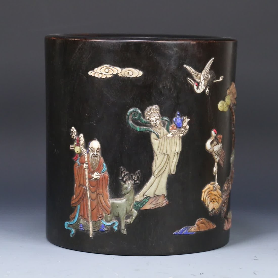 A Qing Dynasty rosewood treasure inlaid pine crane to prolong the life of the deer crane and spring: Qing Dynasty rosewood hundred treasures inlaid pine crane to prolong the life of the deer crane with the spring pen holder SIZE: 20x18.7cm W:2895g (The Dimensions Of All Batches Are Manually Measured.