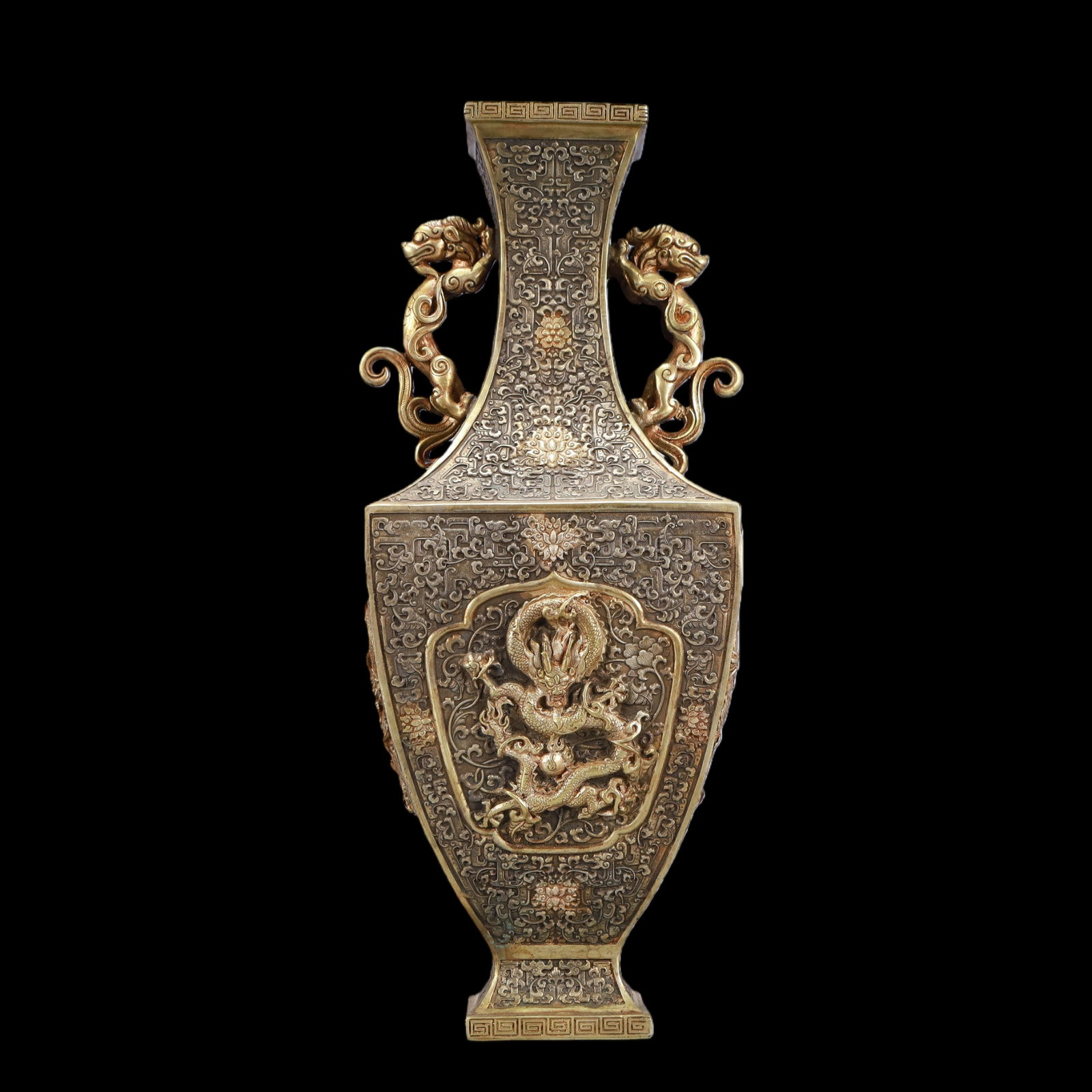 A Exquisite Gilt Silver Lotus Pattern Dragon Pattern Double-Ears Vase: A Exquisite Gilt Silver Lotus Pattern Dragon Pattern Double-Ears Vase Qing Dynasty, China Qianlong Four-character Mark Size:14cmx36cm Weight:3050g (The Dimensions Of All Batches Are Manually Measured.