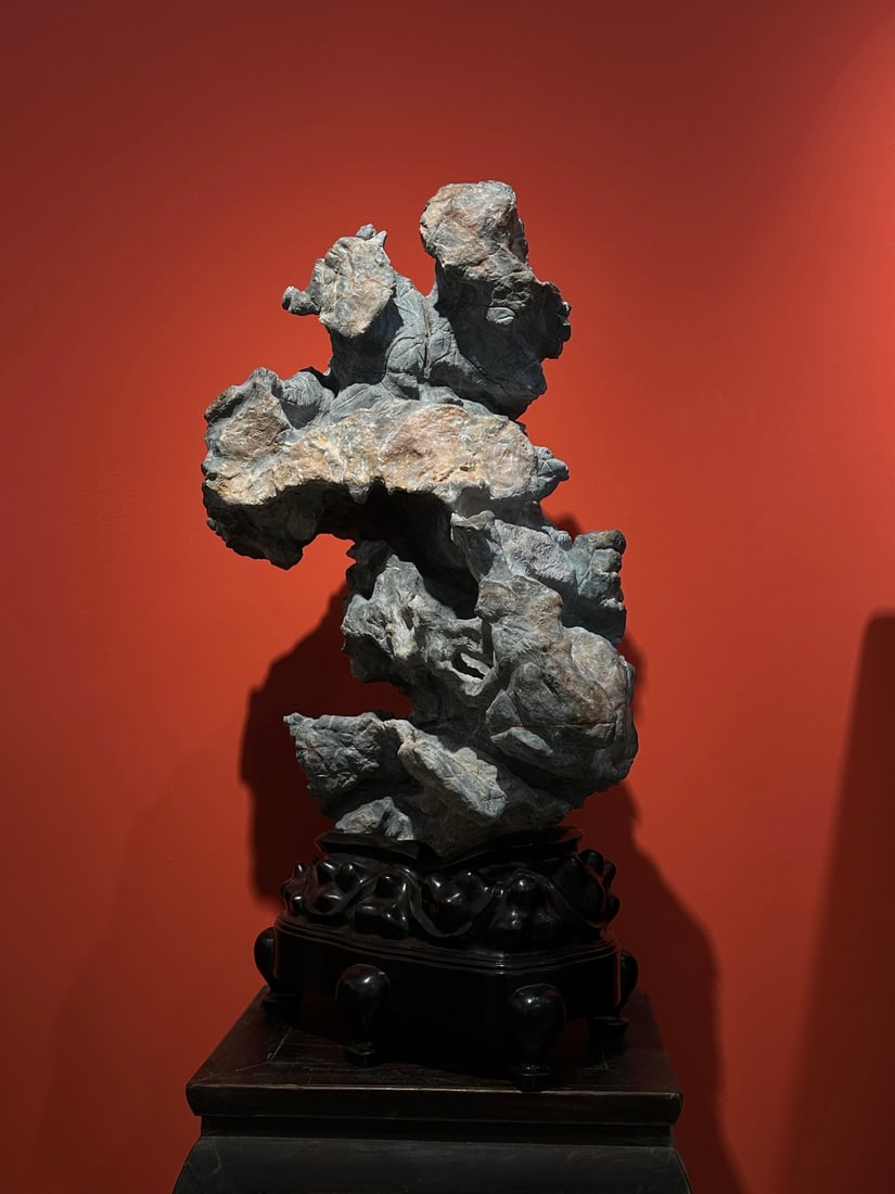 An Exquisite Lingbi Stone Ornament: An Exquisite Lingbi Stone Ornament Qing Dynasty, China Size:90cmx50cmx36cm (The Dimensions Of All Batches Are Manually Measured.If You Need More Detailed Information, Please Contact Our Customer Servi