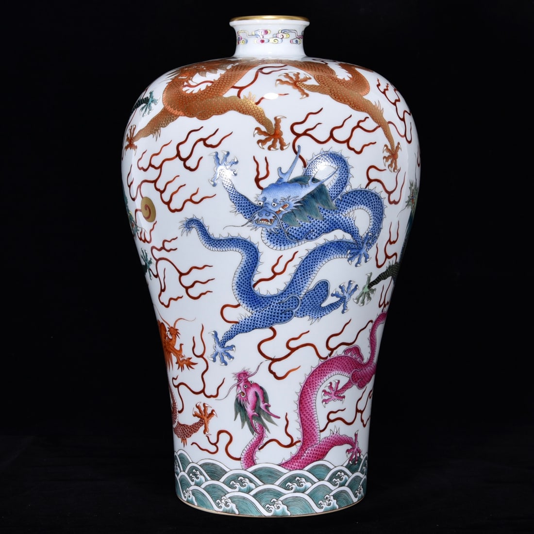 An Exquisite Doucai Dragon Pattern Seawater Pattern Vase (1 of 9)