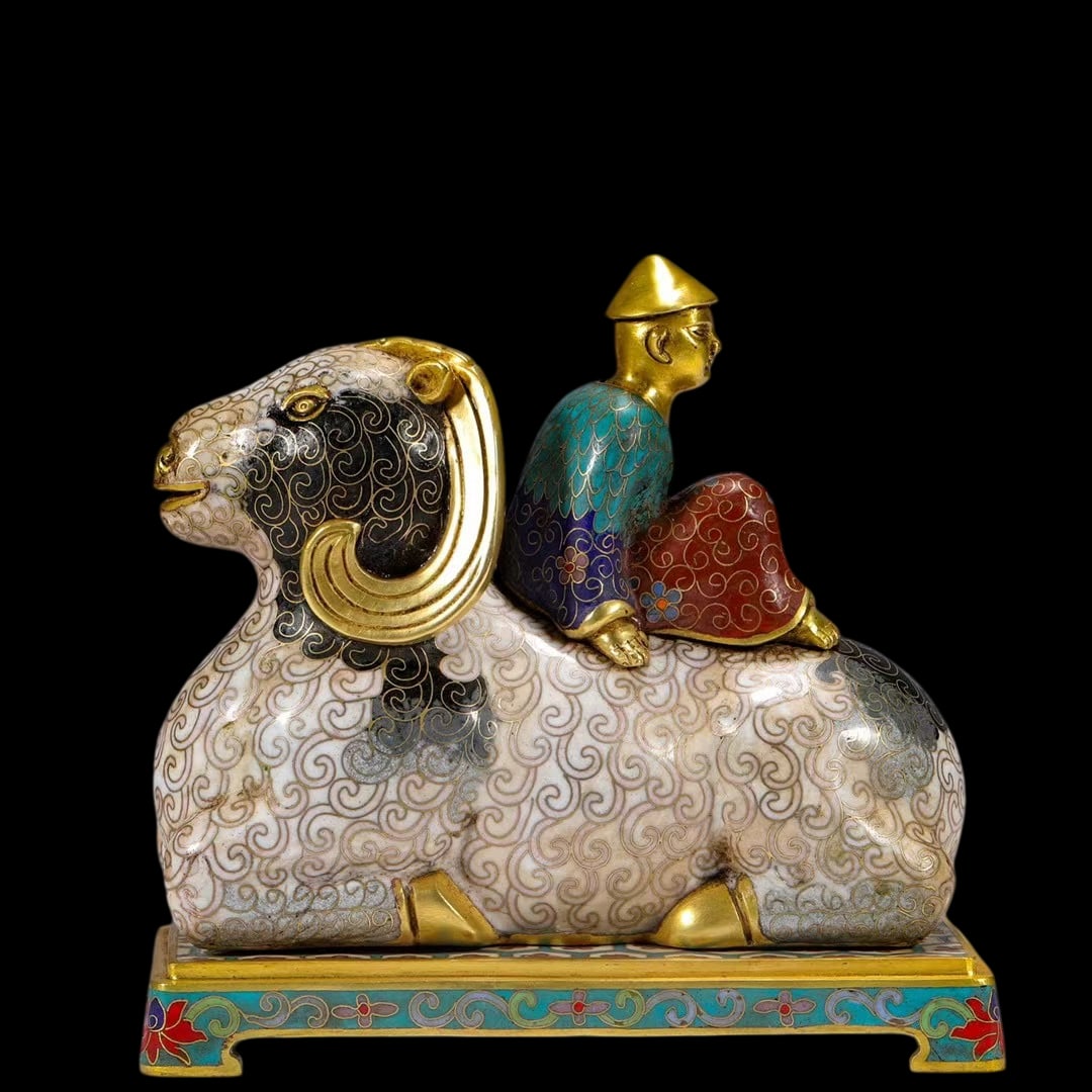 An Exquisite Cloisonne Sheep Ornament: An Exquisite Cloisonne Sheep Ornament Qing Dynasty, China Qianlong Four-character Mark Size:16cmx8cm Weight:2.2kg (The Dimensions Of All Batches Are Manually Measured.If You Need More Detailed Informa