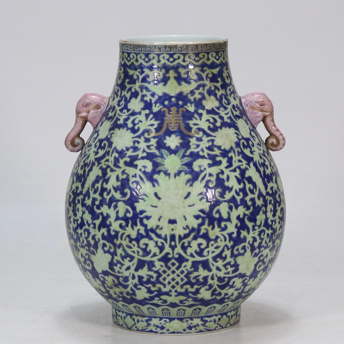 An Exquisite Famille-Rose Bats and Peach Pattern Lotus Pattern Double-Ears Vase: An Exquisite Famille-Rose Bats and Peach Pattern Lotus Pattern Double-Ears Vase Qing Dynasty, China Qianlong Six-character Mark Size:28.8cmx10.5cm (The Dimensions Of All Batches Are Manually Measured.
