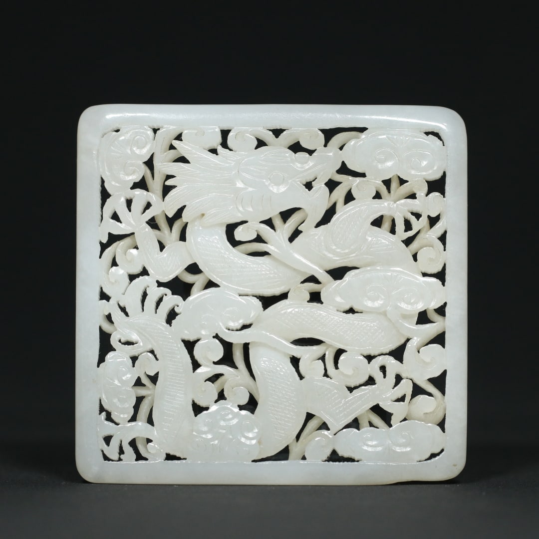 An Exquisite White Jade Dragon Pattern Ornament: An Exquisite White Jade Dragon Pattern Ornament Liao Dynasty, China Size:7.7cmx7.6cmx0.6cm Weight:74g (The Dimensions Of All Batches Are Manually Measured.If You Need More Detailed Information, Please