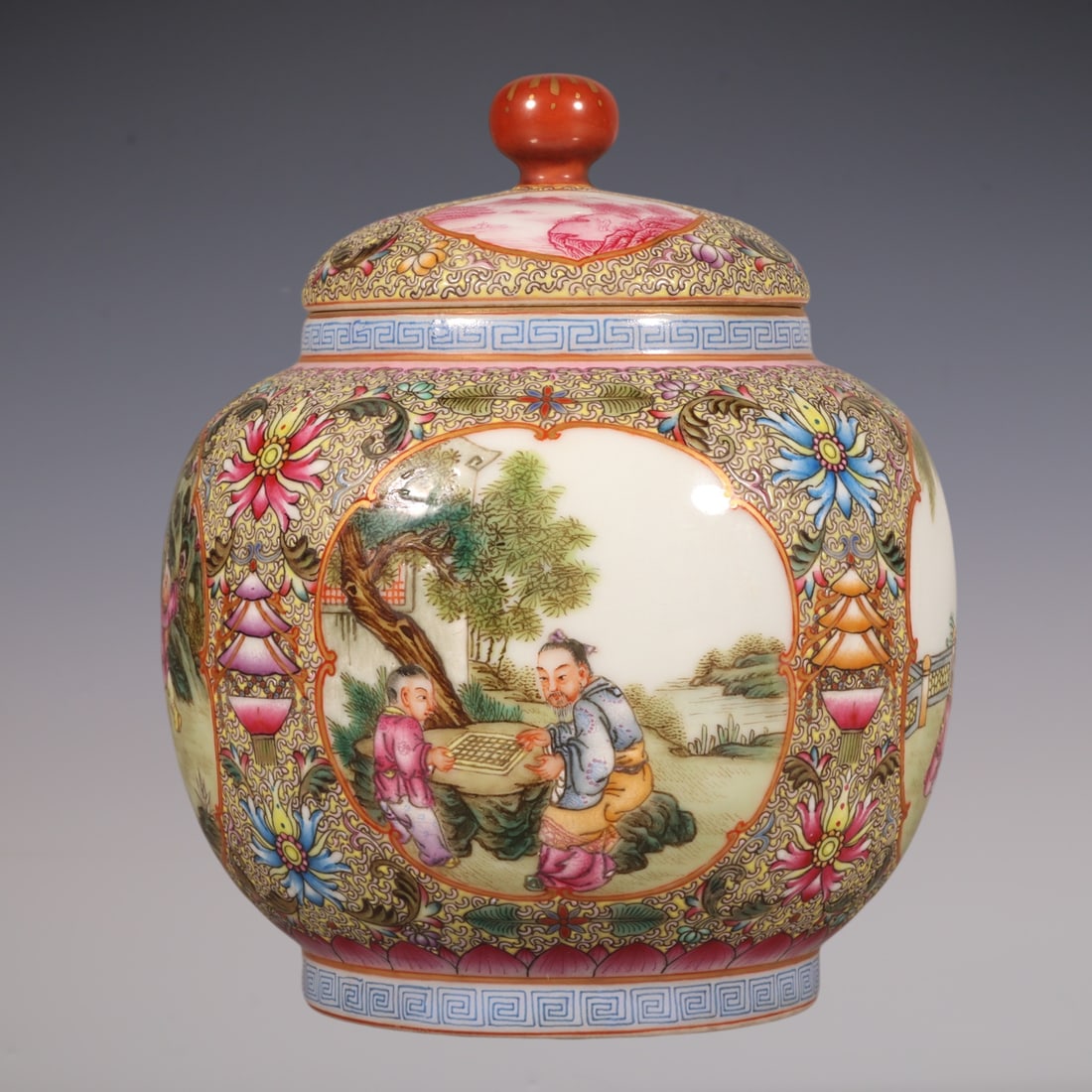 An Exquisite Famille-Rose Character and Story Pattern Lotus Pattern Tea Caddy: An Exquisite Famille-Rose Character and Story Pattern Lotus Pattern Tea Caddy Qing Dynasty, China Qianlong Four-character Mark Size:12.6cmx10cm (The Dimensions Of All Batches Are Manually Measured.If 