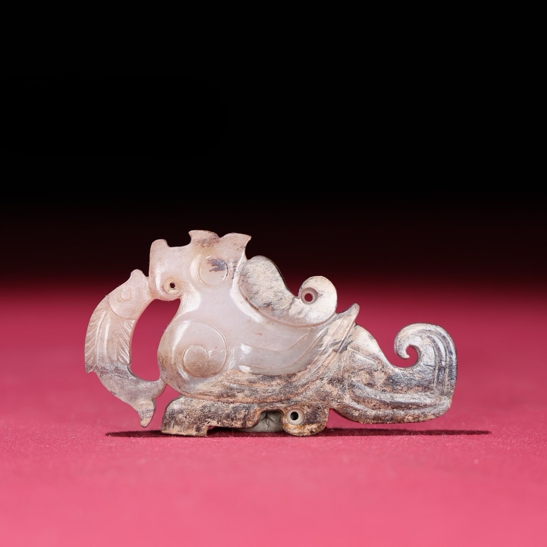 An Exquisite White Jade Phoenix Pendant: An Exquisite White Jade Phoenix Pendant Han Dynasty, China Size:6.3cmx3.5cmx7cm Weight:22g (The Dimensions Of All Batches Are Manually Measured.If You Need More Detailed Information, Please Contact Ou