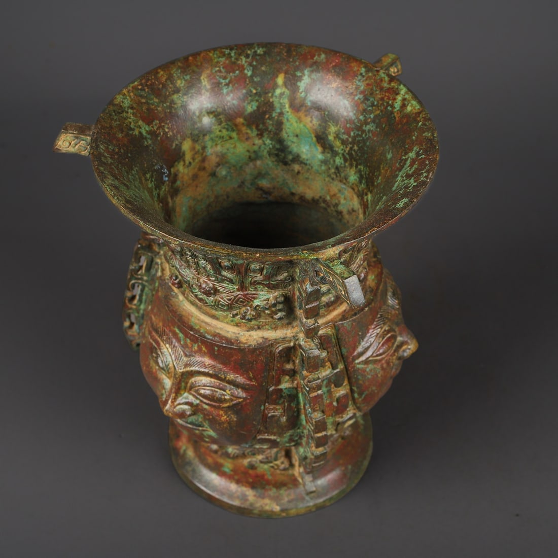 An Exquisite Bronze Face Pattern Vase - 8