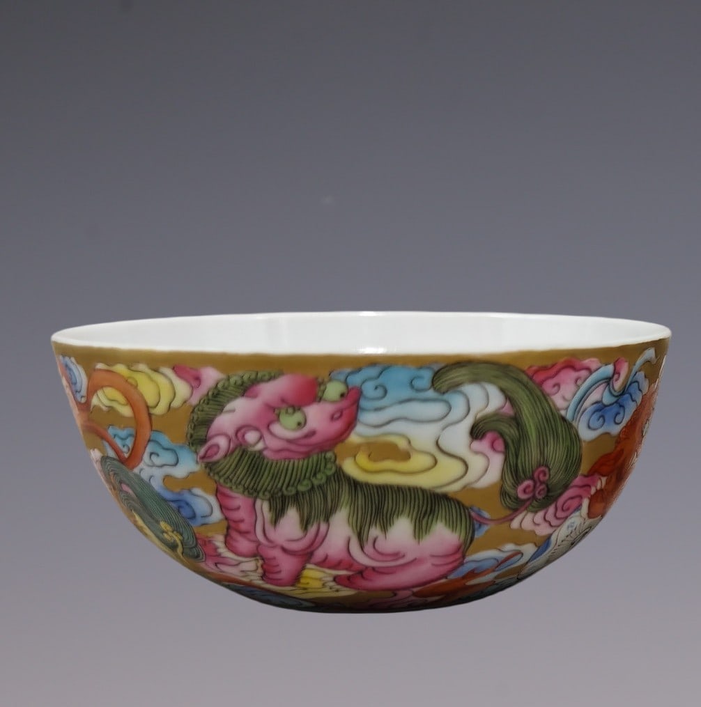 An Exquisite Famille-Rose Lion Pattern Flower and Bird Pattern Cup: An Exquisite Famille-Rose Lion Pattern Flower and Bird Pattern Cup Qing Dynasty, China Guangxu Six-character Mark Size:3.7cmx8.4cm (The Dimensions Of All Batches Are Manually Measured.If You Need More
