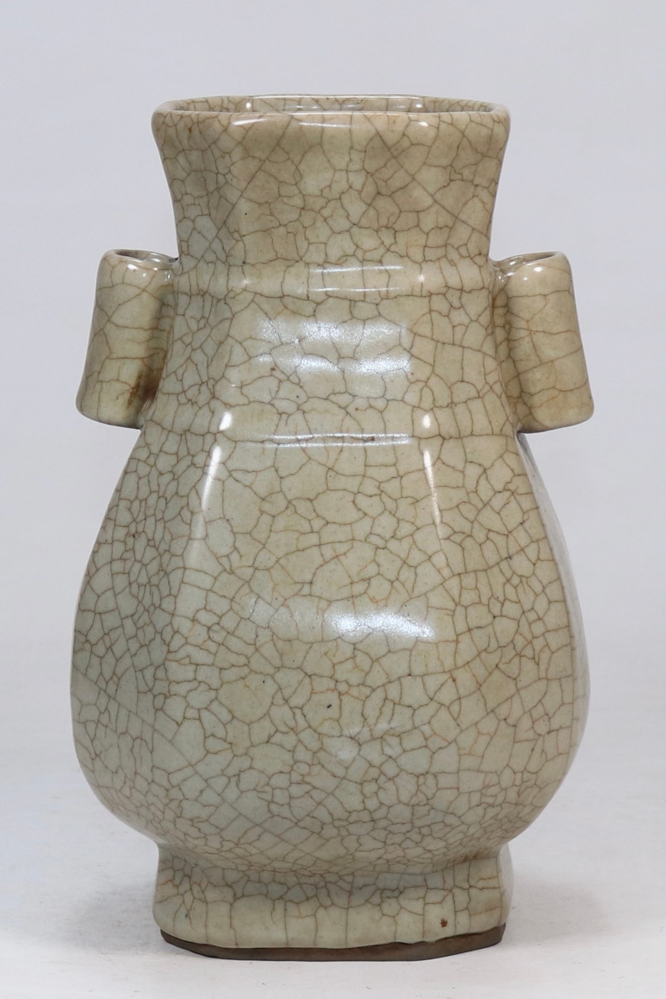 An Exquisite Ge yao Yellow Glazed Double-Ears Vase: An Exquisite Ge yao Yellow Glazed Double-Ears Vase Song Dynasty, China Size:23.8cmx10cm (The Dimensions Of All Batches Are Manually Measured.If You Need More Detailed Information, Please Contact Our