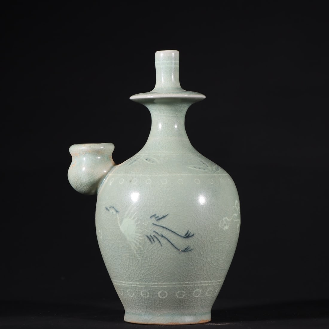 An Exquisite Celadon Crane Pattern Vase - 2