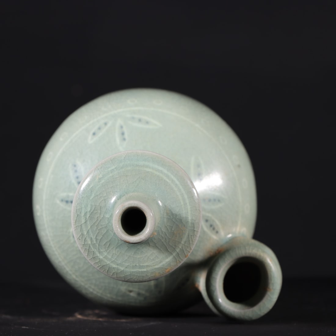 An Exquisite Celadon Crane Pattern Vase - 8